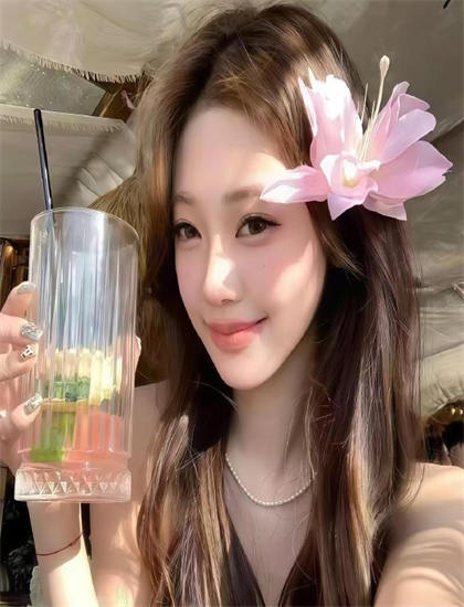 《中国正在说大道之行》不同导演版本比较：艺术风格差异分析